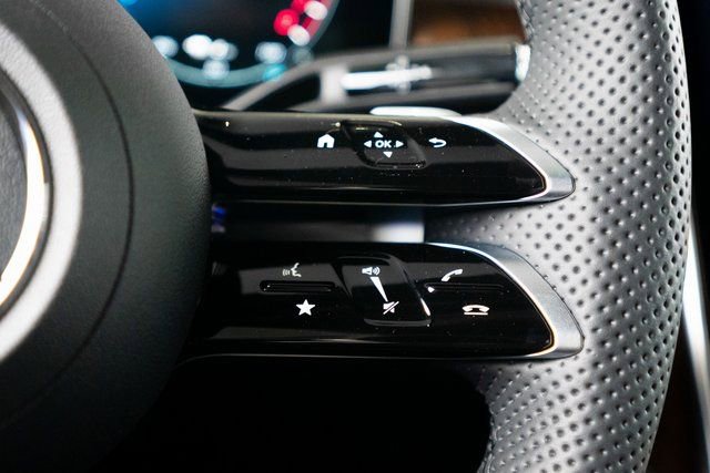 New 2025 Mercedes-Benz GLC 350e 4MATIC image 30