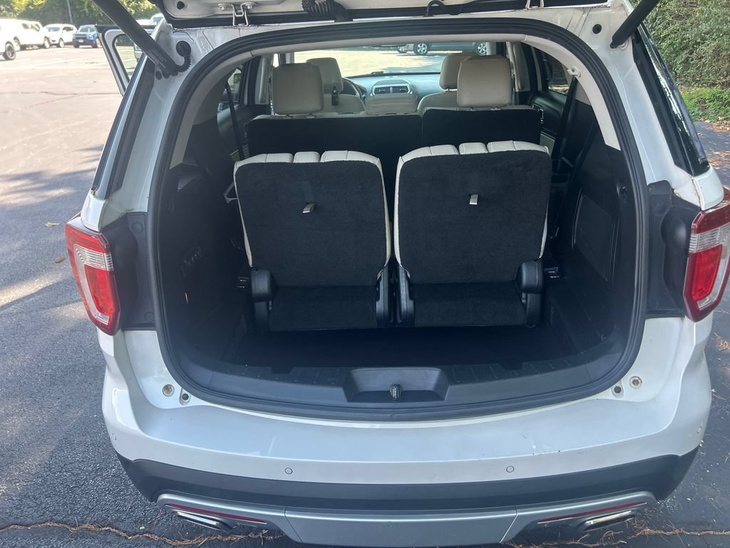 Used 2016 Ford Explorer Platinum AWD/4WD image 28