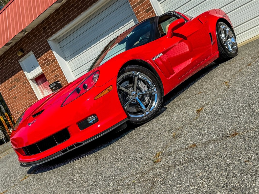 Used 2010 Chevrolet Corvette Grand Sport w/ Preferred Equipment Group image 7