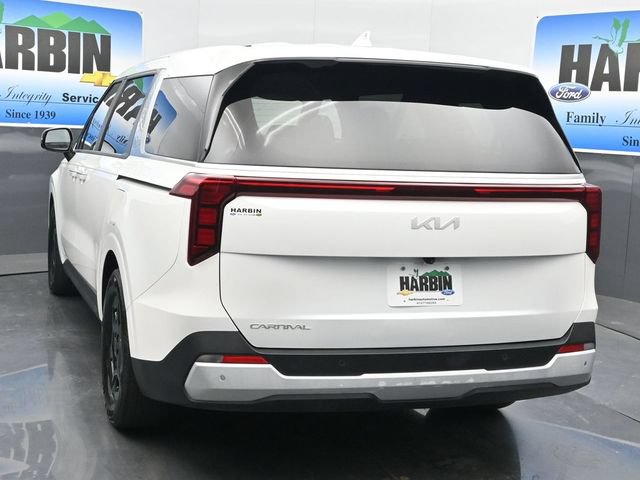 Used 2025 Kia Carnival FWD image 4