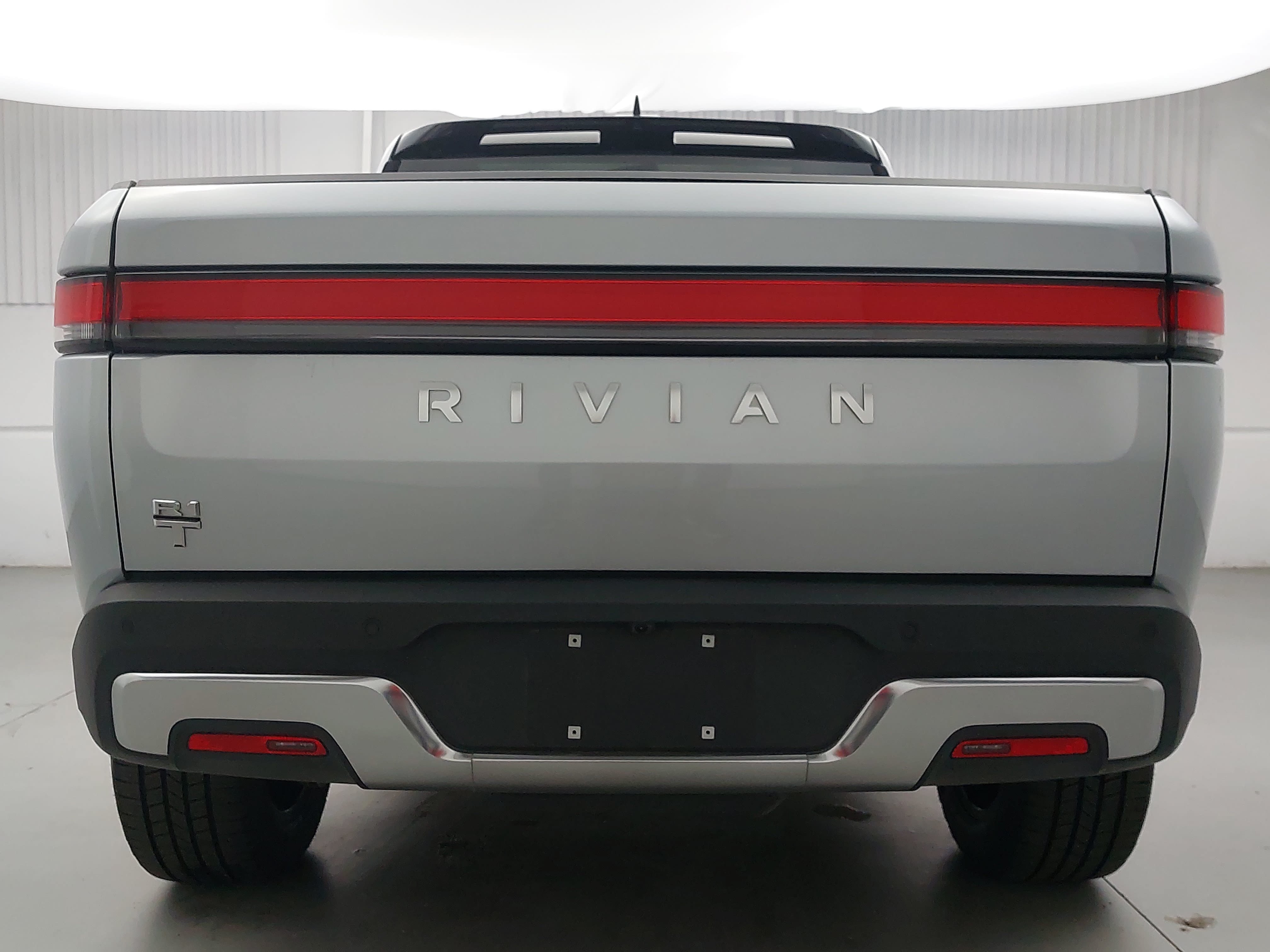 Used 2023 Rivian R1T Adventure Dual AWD/4WD image 6