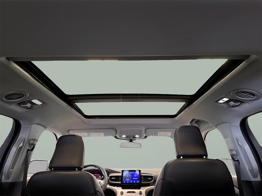 Used 2022 Ford Explorer XLT image 19