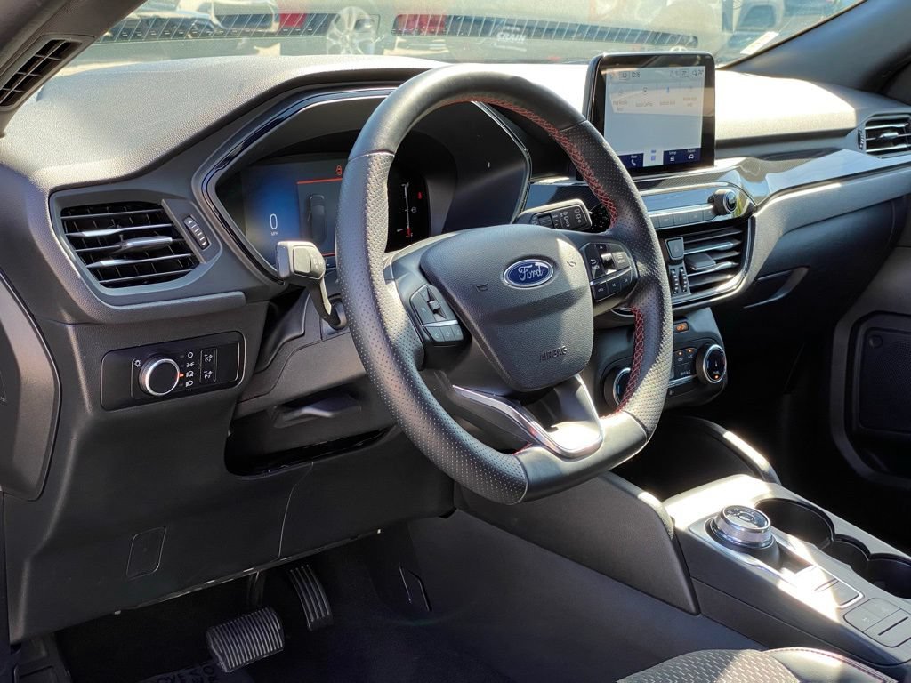Used 2025 Ford Escape ST-Line FWD image 10