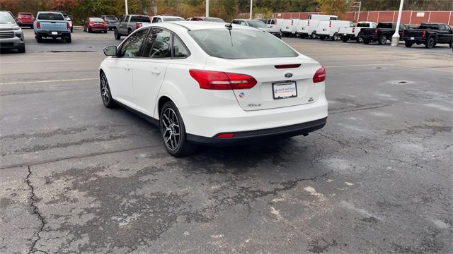 Used 2018 Ford Focus SE w/ SE Appearance Package image 6