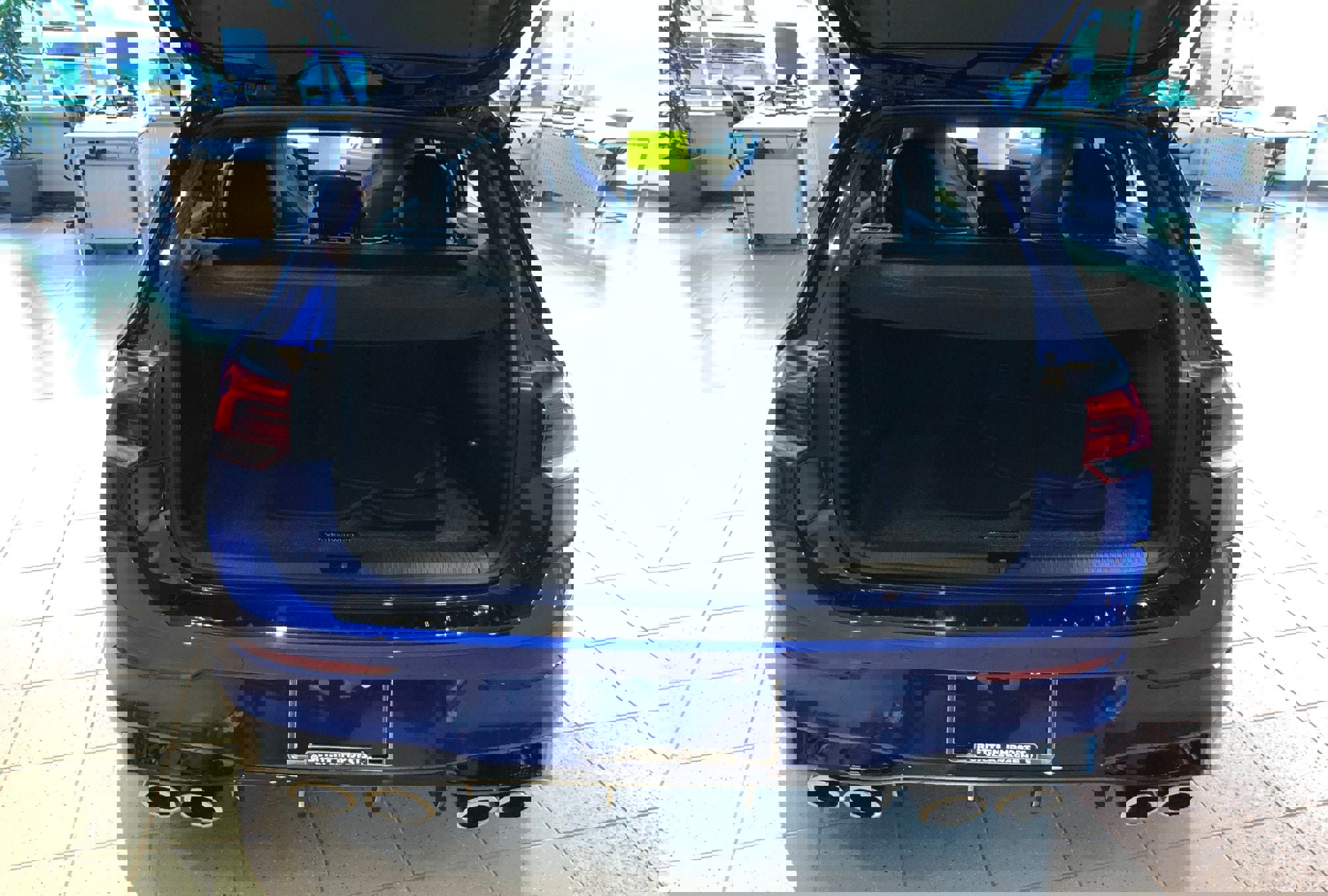 New 2024 Volkswagen Golf R image 36