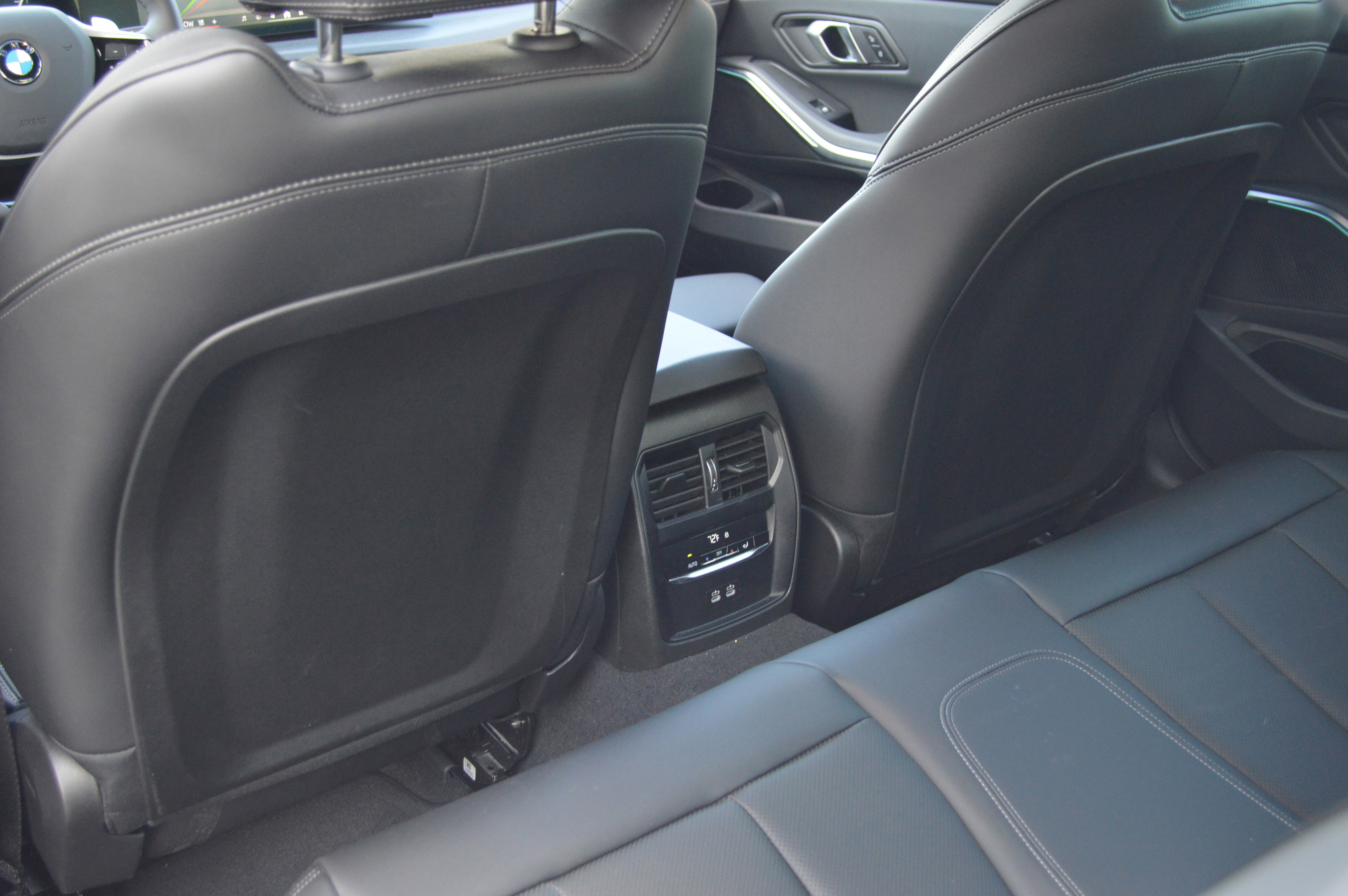 Certified 2025 BMW 330i Sedan w/ Convenience Package RWD image 28