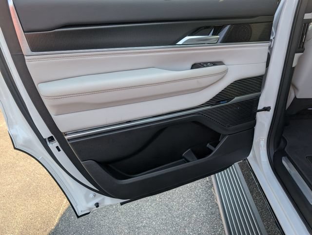 New 2026 Jeep Grand Wagoneer Summit w/ Rear Seat Video Group I AWD/4WD image 27