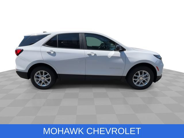 Used 2024 Chevrolet Equinox LS w/ LS Convenience Package AWD/4WD image 9
