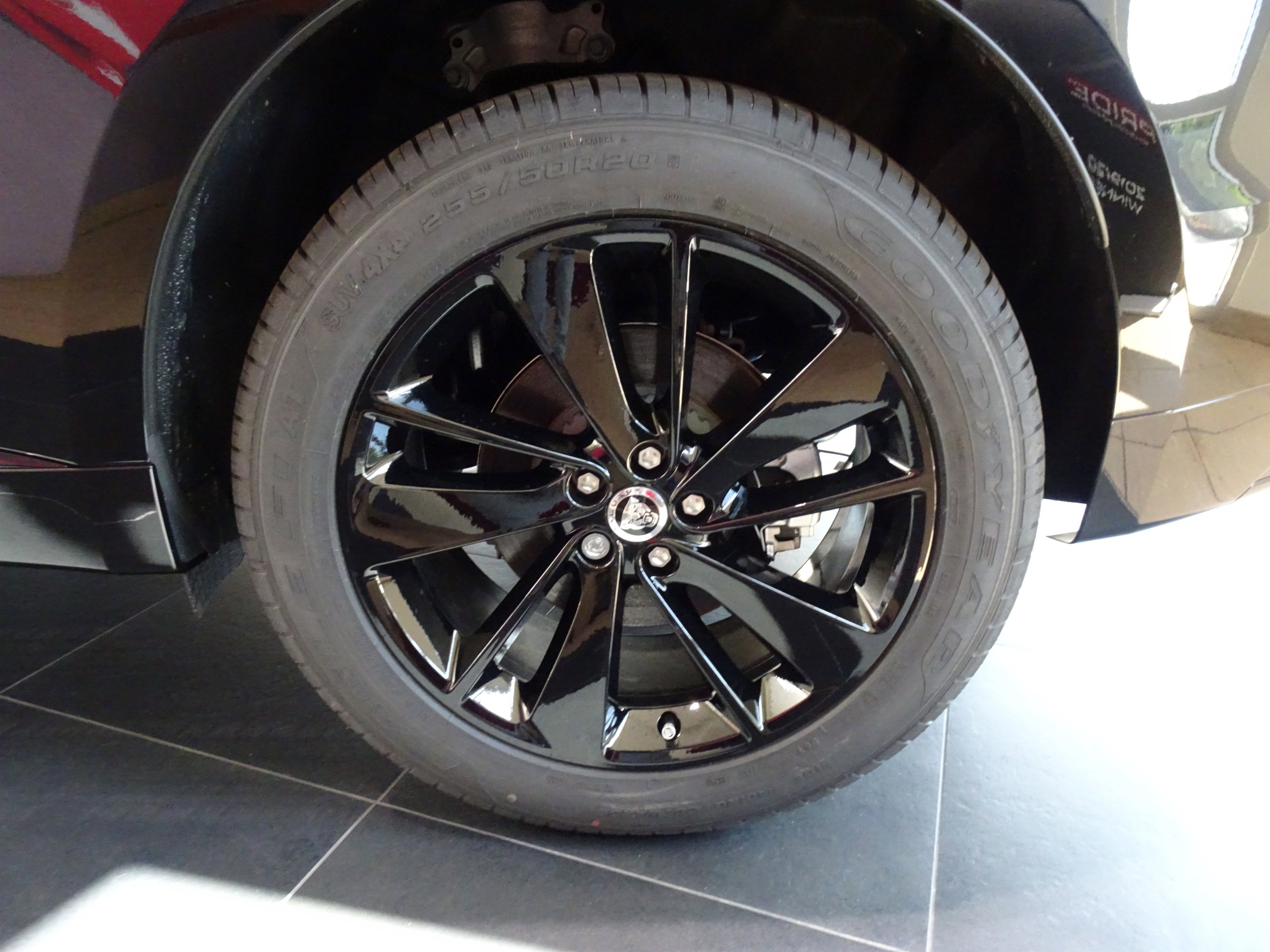 New 2025 Jaguar F-PACE R-Dynamic S image 9