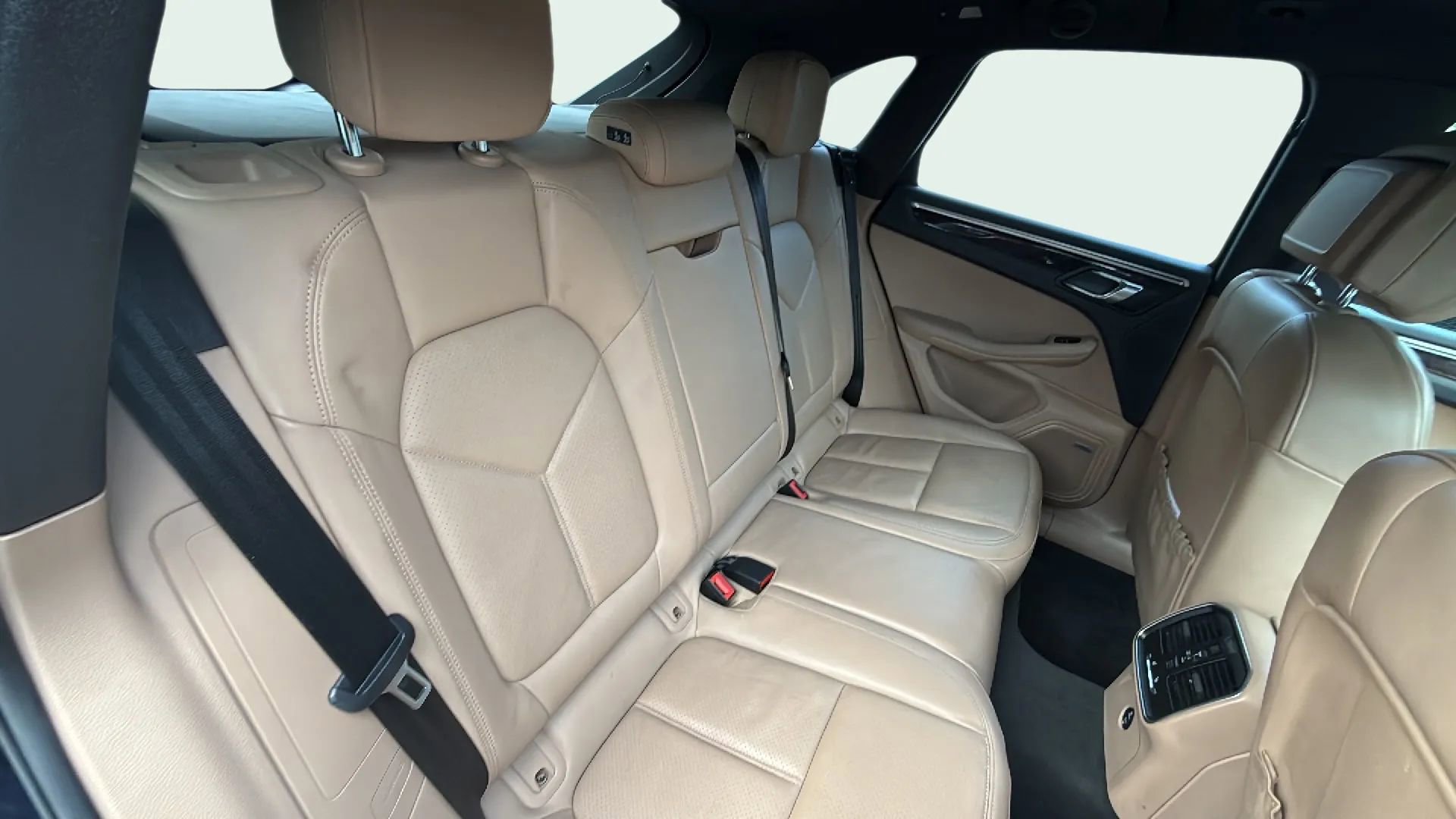 Used 2020 Porsche Macan image 10