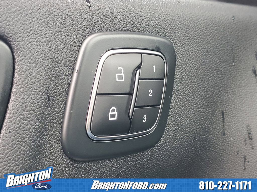 Used 2024 Ford Escape ST-Line Elite w/ Premium Technology Package image 18