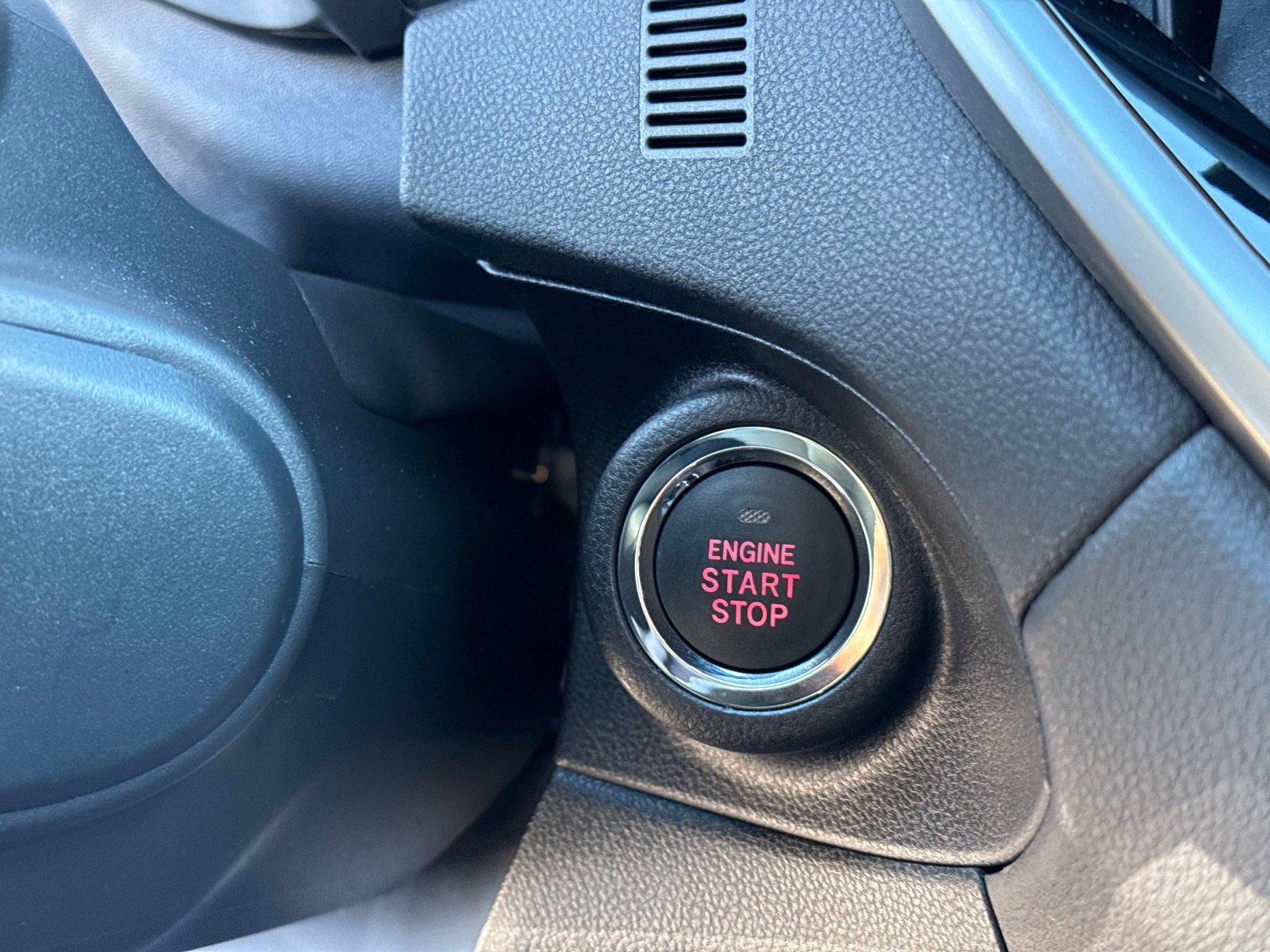 Certified 2025 Subaru Ascent Limited w/ Popular Package #1 image 29