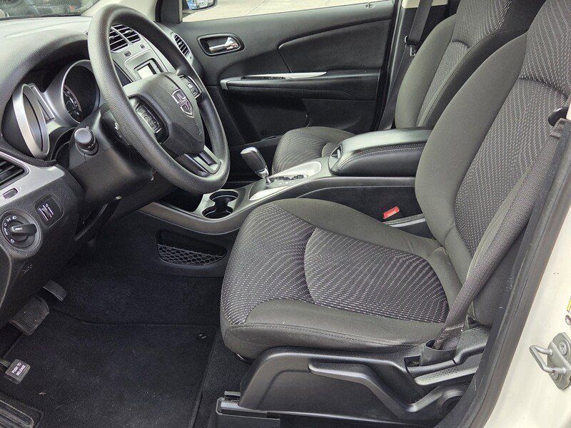 Used 2020 Dodge Journey SE w/ Blacktop Package image 9