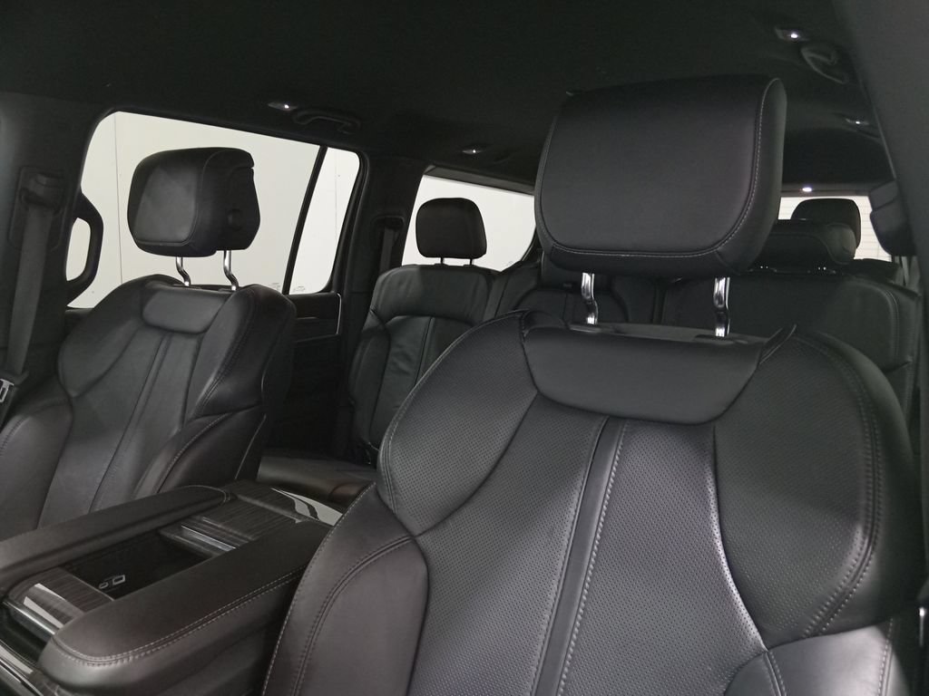 Used 2022 Jeep Wagoneer Series III AWD/4WD image 16