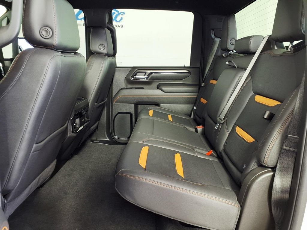 Used 2025 GMC Sierra 2500 AT4 AWD/4WD image 9