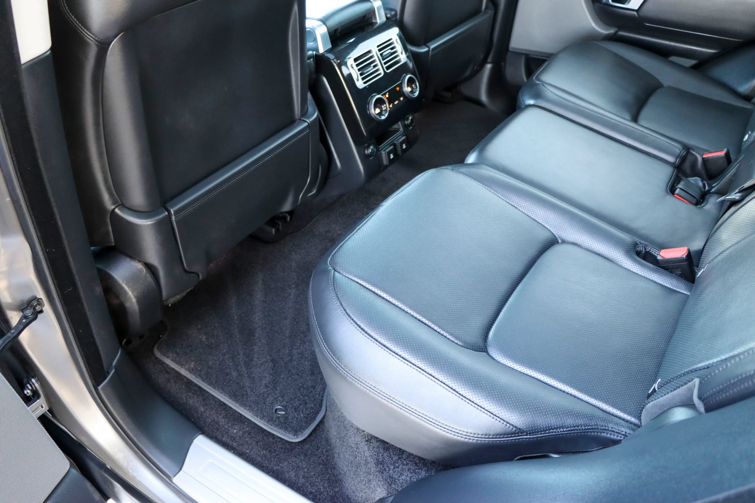 Used 2018 Land Rover Range Rover HSE AWD/4WD image 34