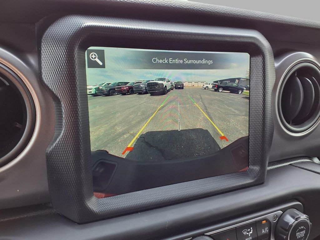 Used 2021 Jeep Gladiator Willys image 6