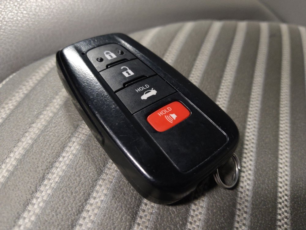 Used 2019 Toyota Camry SE image 32