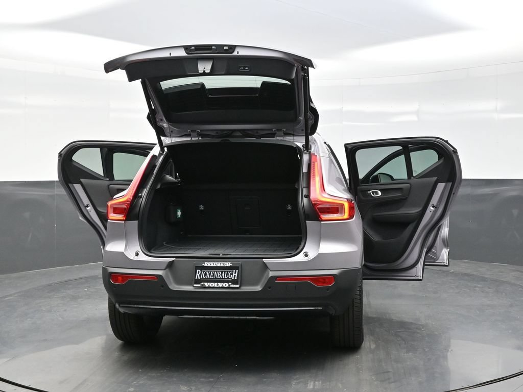 New 2026 Volvo XC40 B5 Plus w/ Protection Package Premier AWD/4WD image 45