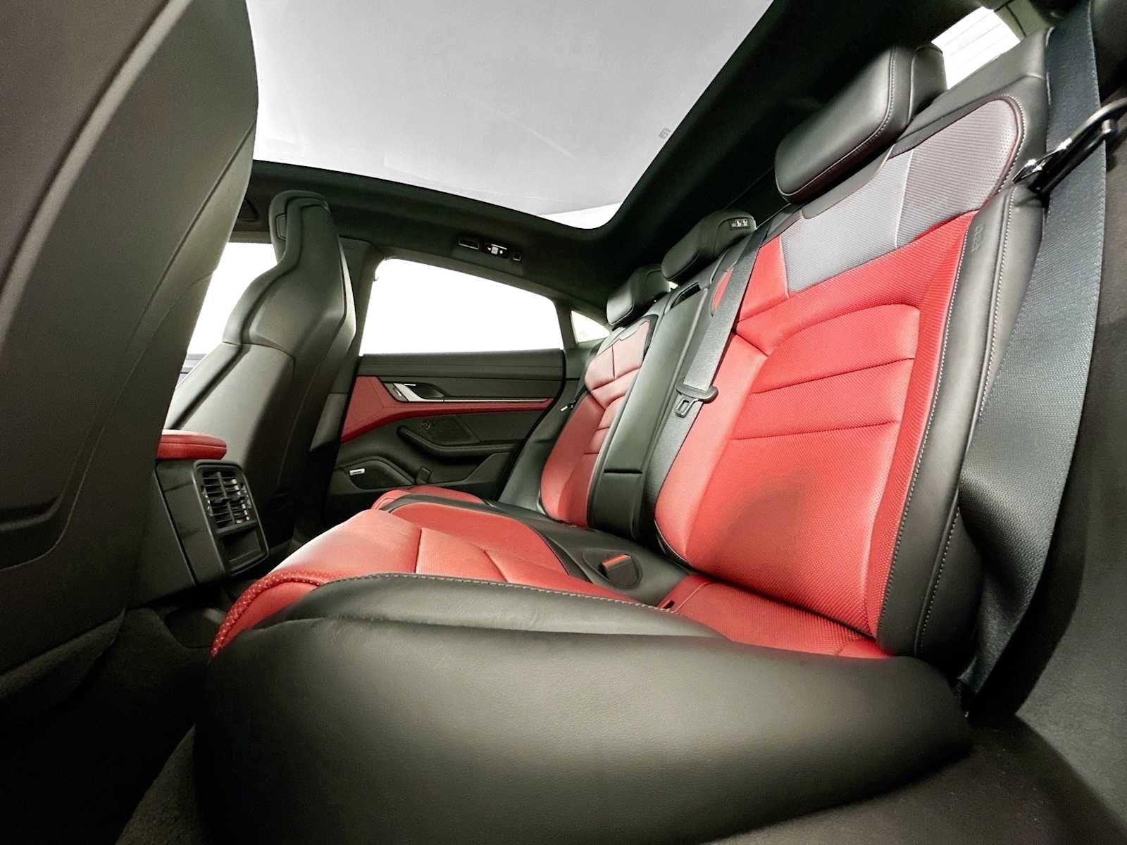 Certified 2025 Porsche Taycan image 24