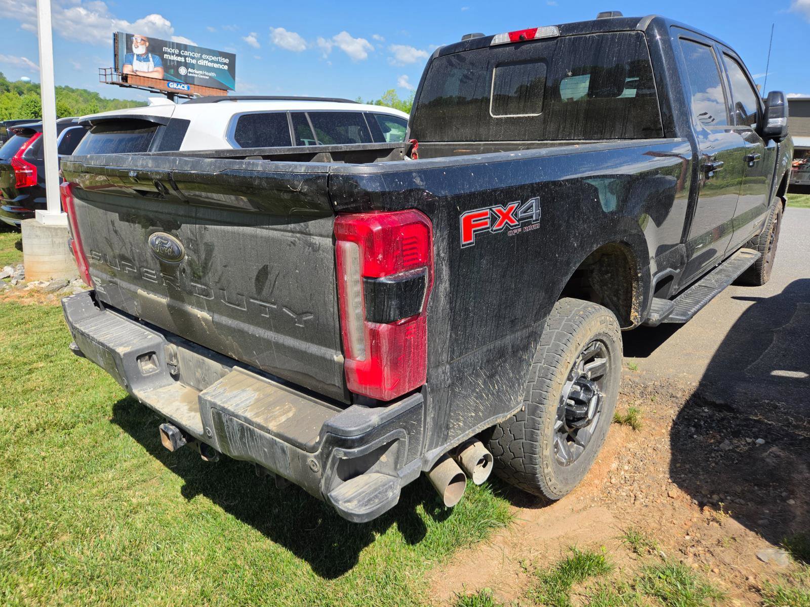 Used 2023 Ford F250 Lariat w/ Sport Appearance Package AWD/4WD image 6