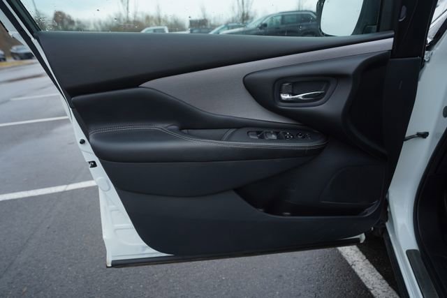 Used 2024 Nissan Murano SV w/ SV Midnight Edition Package image 14
