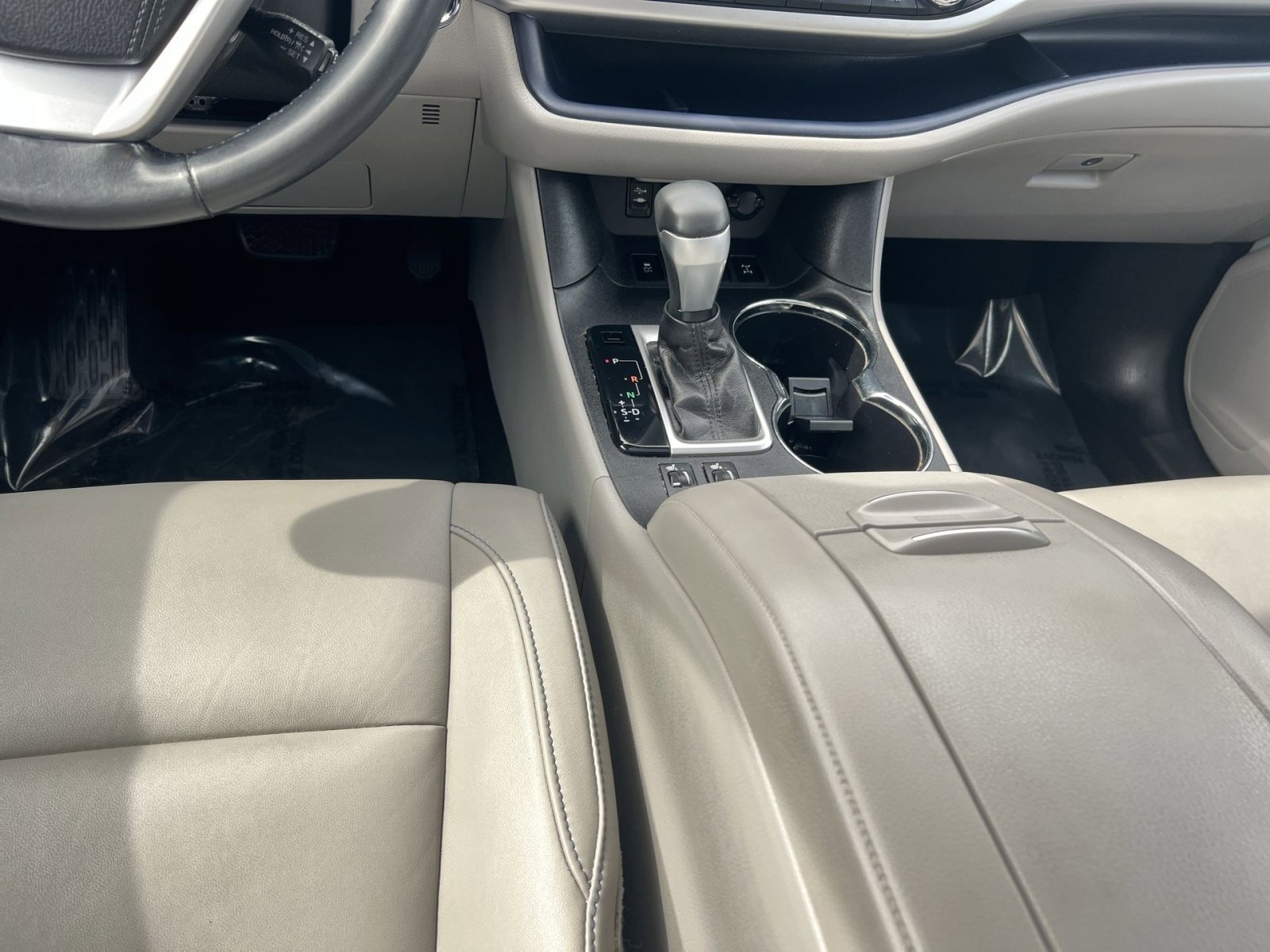 Used 2017 Toyota Highlander XLE image 23