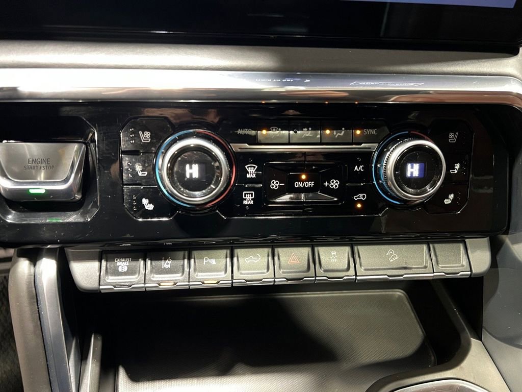 Used 2024 GMC Sierra 3500 Denali Ultimate image 36