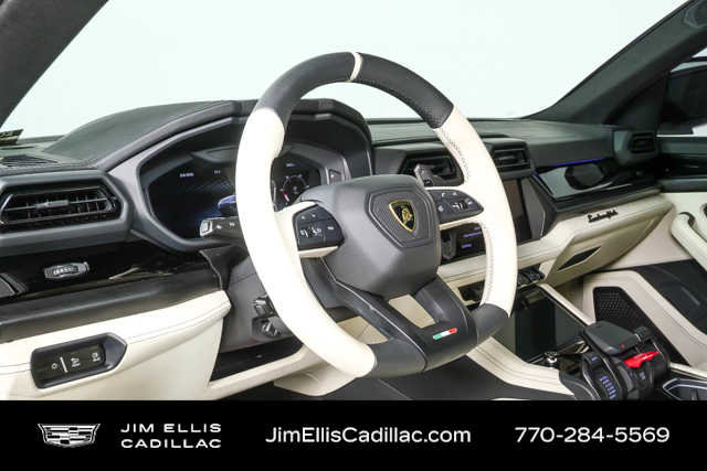 Used 2025 Lamborghini Urus SE image 4