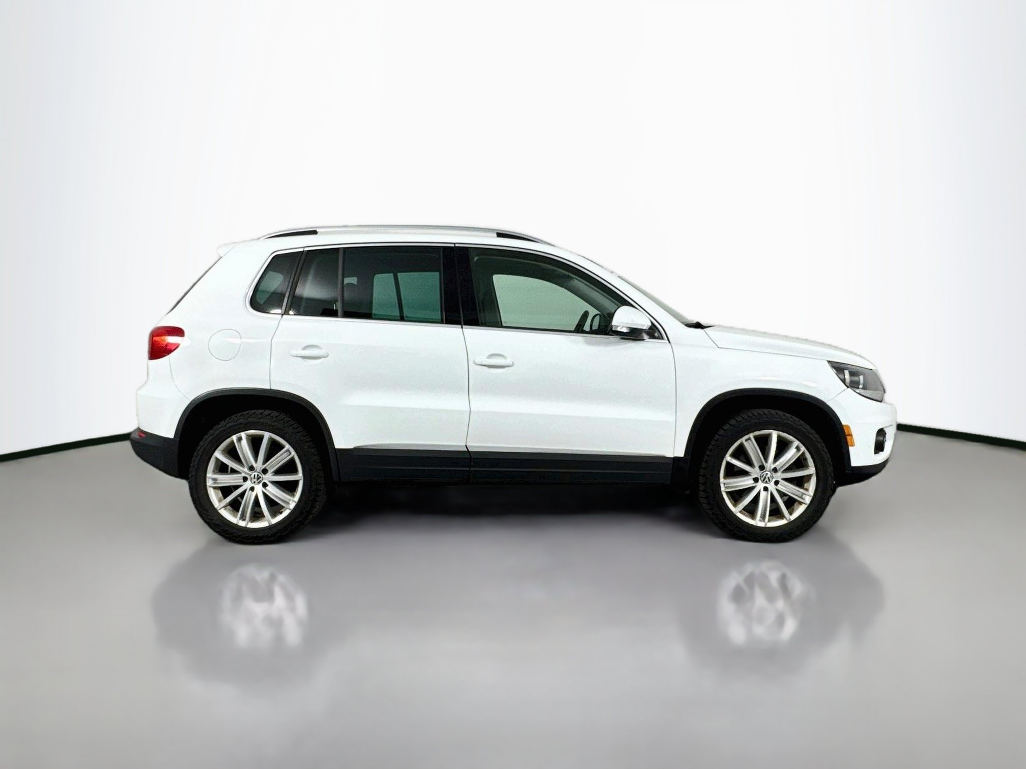 Used 2015 Volkswagen Tiguan SE AWD/4WD image 8