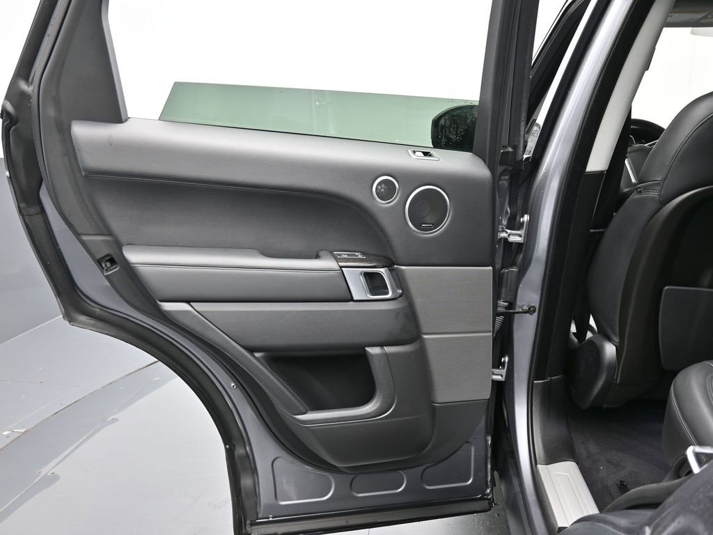 Used 2020 Land Rover Range Rover Sport HSE image 34