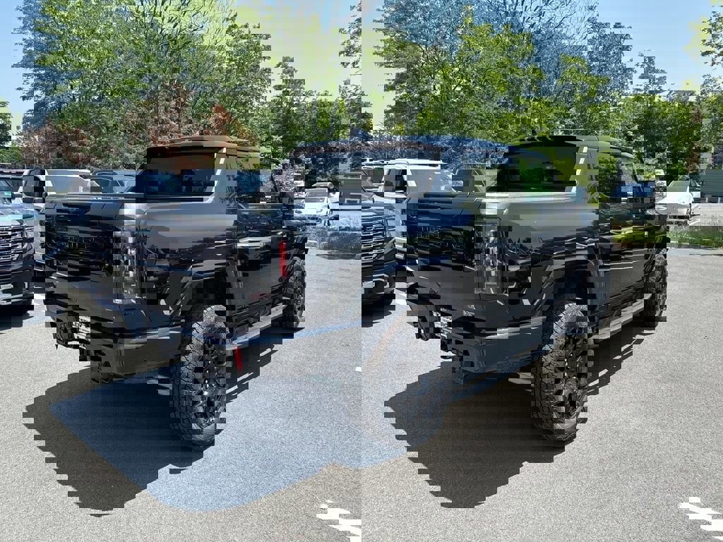 New 2025 GMC Hummer EV 2X w/ LPO, Dark Essentials Package image 7