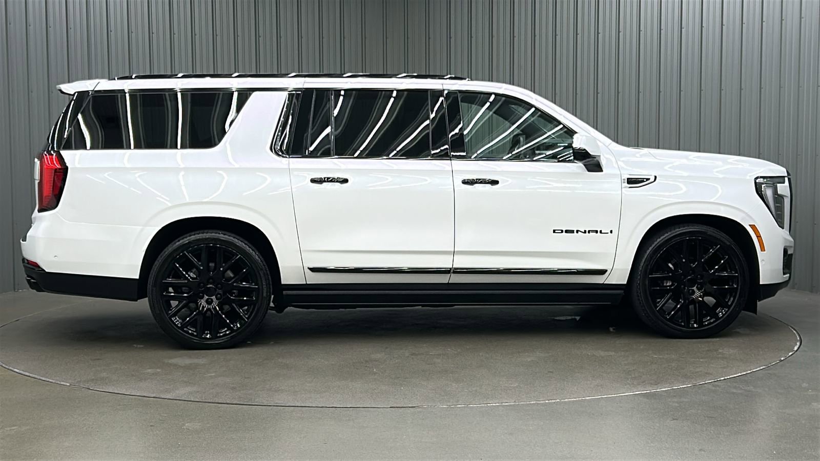 Used 2025 GMC Yukon XL Denali Ultimate image 6