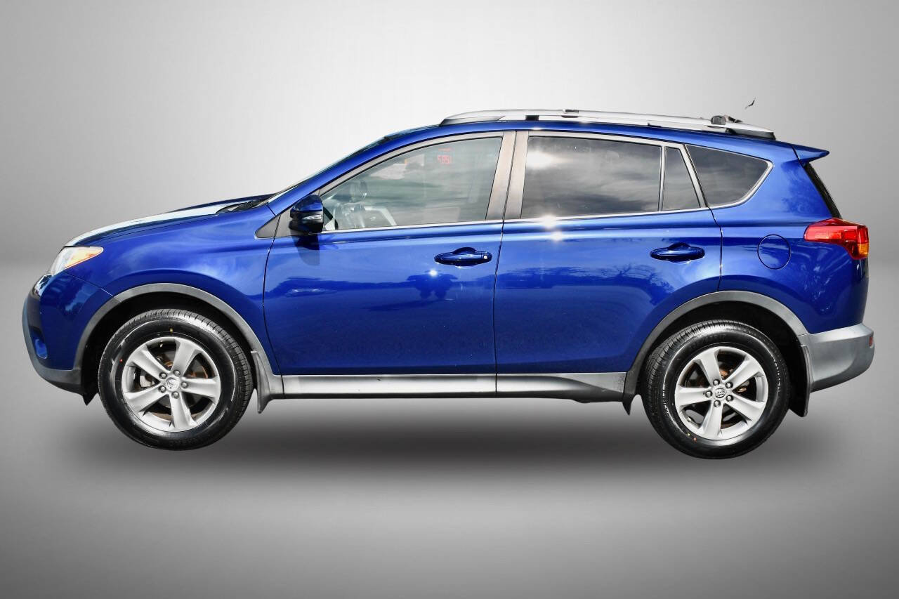 Used 2015 Toyota RAV4 XLE AWD/4WD image 4