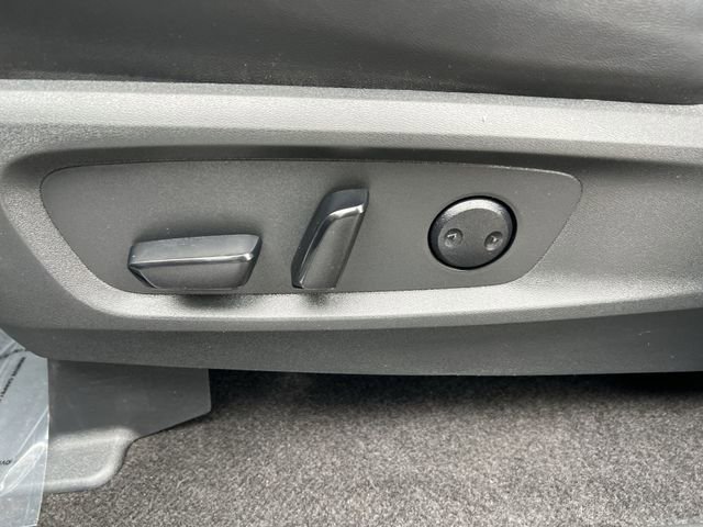 Used 2024 Nissan Pathfinder Platinum image 10