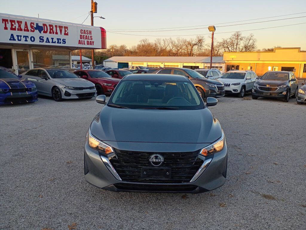 Used 2024 Nissan Sentra SV image 2