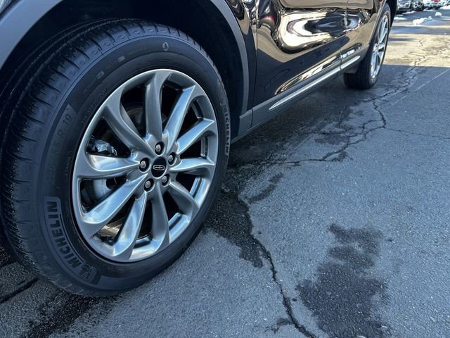 Used 2022 Lincoln Corsair AWD w/ Premium Package image 12