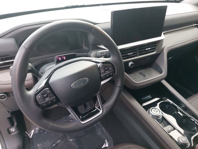 Certified 2025 Ford Explorer Platinum w/ Ultimate Package image 16