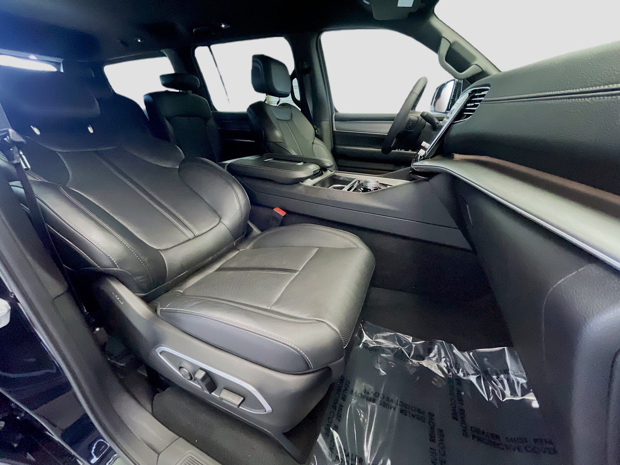 Used 2025 Jeep Wagoneer 4WD image 20