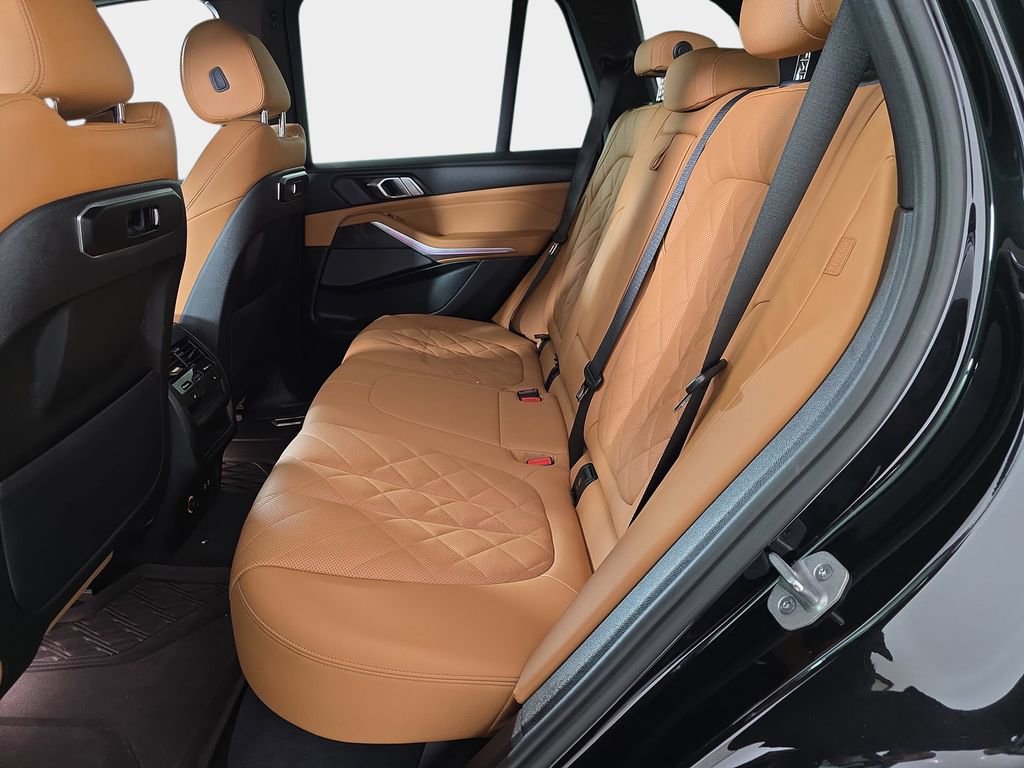 Certified 2024 BMW X5 xDrive40i w/ Premium Package image 17