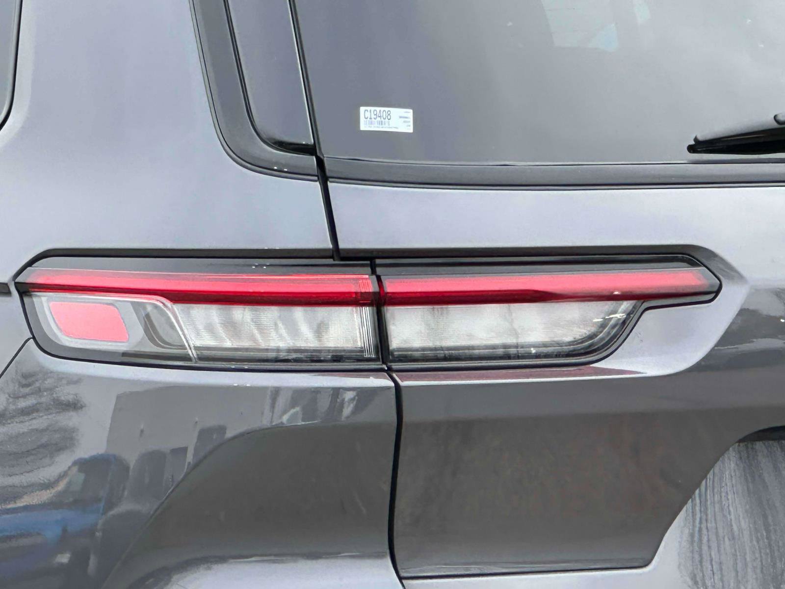 Used 2024 Jeep Grand Cherokee L Altitude image 9