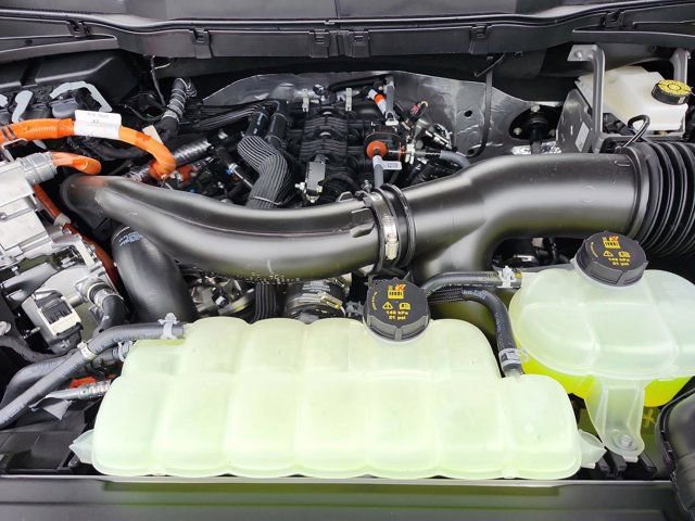 New 2025 Ford F150 Lariat w/ Equipment Group 502A High image 25