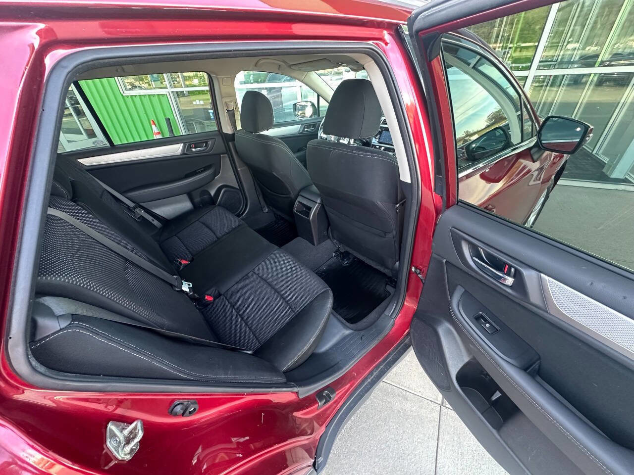 Used 2017 Subaru Outback 2.5i Premium image 15