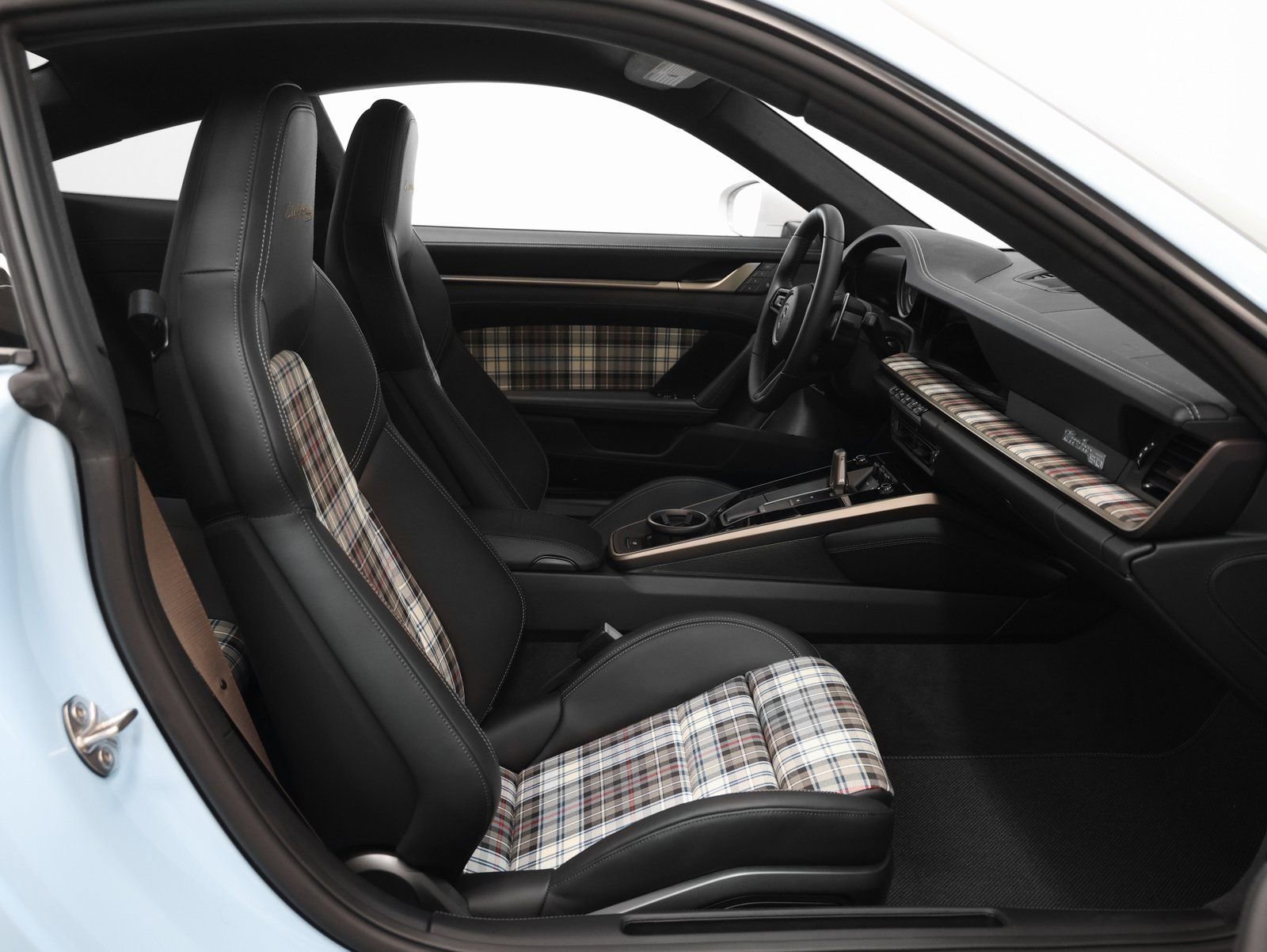 Certified 2025 Porsche 911 Turbo image 37