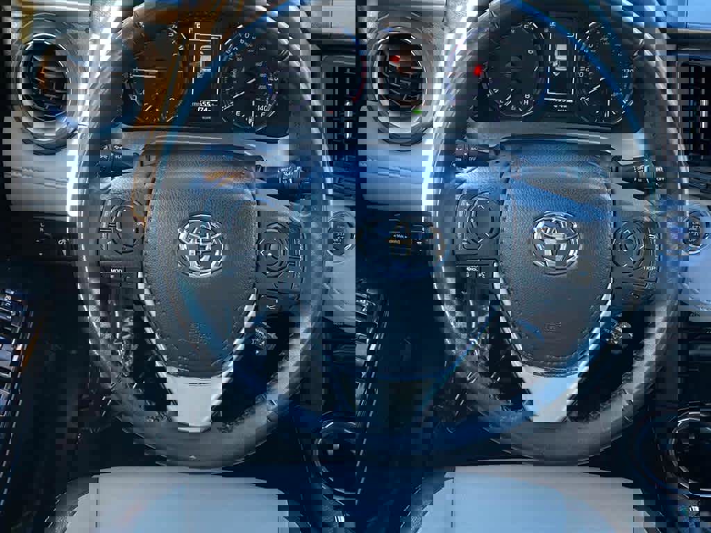 Used 2017 Toyota RAV4 Limited w/ Protection Package image 7