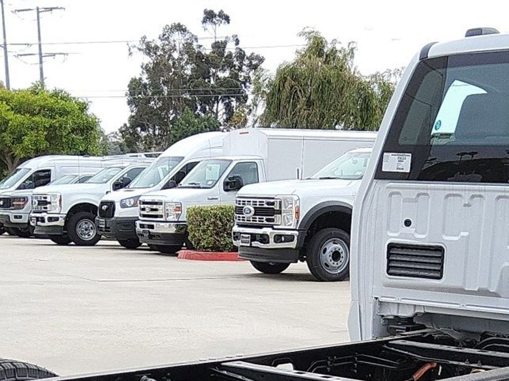 New 2026 Ford F350 XL w/ XL Chrome Package image 15