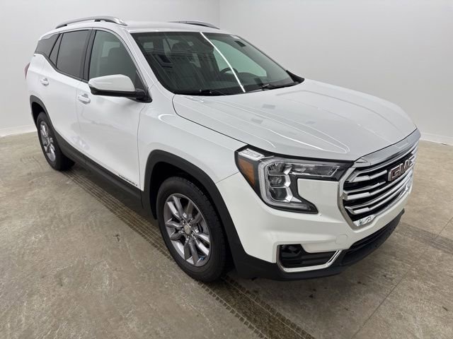 Used 2023 GMC Terrain SLT image 3