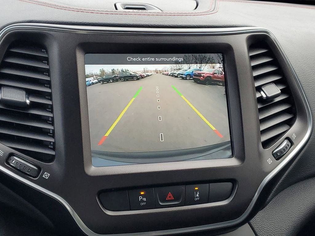 Used 2021 Jeep Cherokee Trailhawk w/ Comfort/Convenience Group image 15