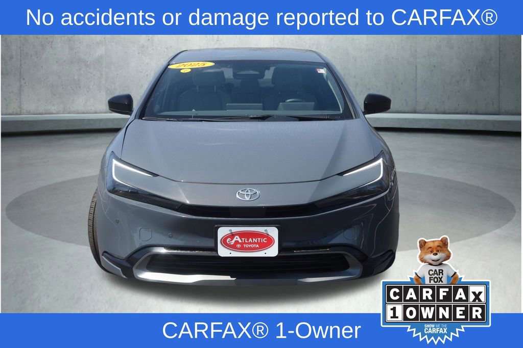 Used 2025 Toyota Prius XLE AWD/4WD image 2