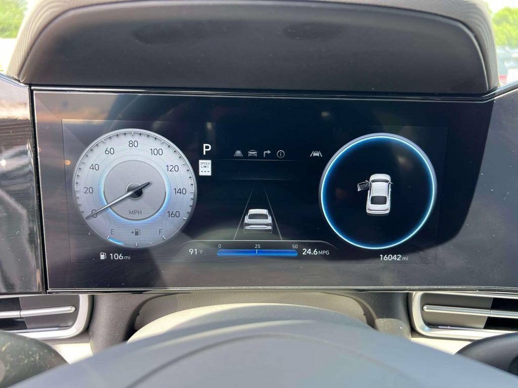 Certified 2025 Hyundai Elantra SEL FWD image 24